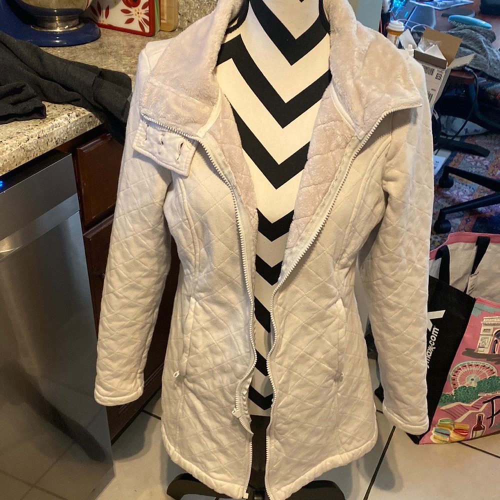 The North Face Size Large Quilted Women’s a fleece Jacket